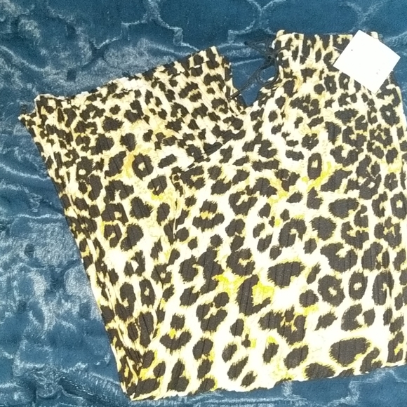 Women's Pants - Picture 2 of 2